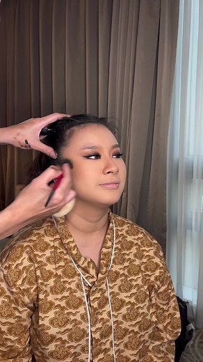 115K views · 346 reactions | ထိထိမိမိ eyeshadow လေး殺 smokey wing liner with extreme contouring  #shinemakeupartist #itsbyshine #makeupartist | Shine - Make Up Artist | Facebook