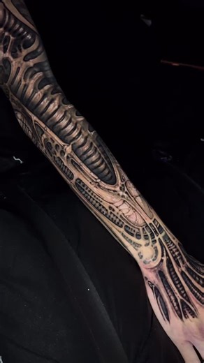 Jeremiah Barba on Instagram: "@xenomorphvision @conclaveartstudio_ @monsterkreations @hr_giger_museum @criticaltattoosupply #conclaveartstudio #biomech #coloradotattooartist #tattoos #darkbio #hrgiger #biomechanicaltattoo"