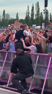 918K views · 22K reactions | #BruceSpringsteen greets a young fan | Music and Roll Diaries | Facebook