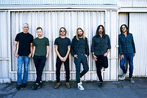 FOO FIGHTERS、Mark Ronsonプロデュースによる「Making A Fire」新バージョンをリリース！| 激ロックニュース