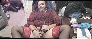 Mature crossdresser plapping and vibing locked up useless sissy clitty - Tubator