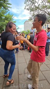 Gabriel y su chica bombon moviéndo el botecito #fbreels #viral #ElSalvador #baile #reels #Entretenimiento #PlazaLibertad #fbreels #viral #Entretenimiento #ElSalvador #colombiana #elsalvadoresbello #baile | Andrea Garcia