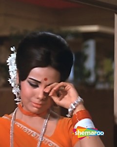 114K views · 2.9K reactions | Song Name: Bindiya Chamkegi Chudi Khankegi Movie: Do Raaste( 1969 ) Singer: Lata Mangeshkar, Lyrics: Anand Bakshi Music: Laxmikant Pyarelal #ShemarooFilmiGaane #BollywoodRetroSongs #GoldenCollection #RetroVibes #OldisGold #EvegreenSongs #HindiGaane #KishoreKumarSongs #Bestof #EvegreenMelody #Legends #Bollywood #VideoSongs #HindiFilms #Nostalgic #BollywoodHits | Filmi Gaane | Facebook