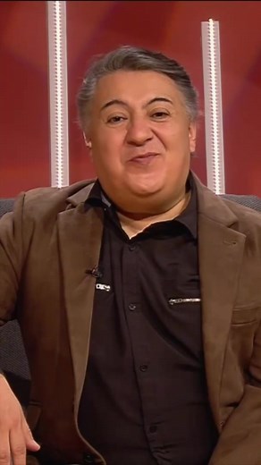 "Cachito cachito, cachito mío" 🎙️🎶 Esta canción fue escrita por #ConsueloVelázquez, misma autora que el clásico “Bésame mucho”, la cual dedicó a sus hijos. Aunque ha sido interpretada por muchos cantantes, fue popularizada por Nat King Cole, afamado cantante de #Jazz. ¿Sabías este dato? 🤭 | Ven acá