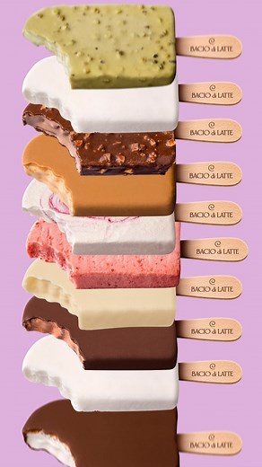 Com Bacio na mão é sempre verão! Nada combina mais com o verão do que o picolé da Bacio: cremoso como só um Bacio sabe ser e com 11 sabores irresistíveis para provar e repetir onde estiver. Experimente agora e escolha o seu sabor favorito na Bacio mais próxima, pedindo sem sair de casa, nos melhores supermercados, nos quiosques da praia, no parque, no clube e muito mais. Apaixone-se! #baciodilatte | Bacio di Latte
