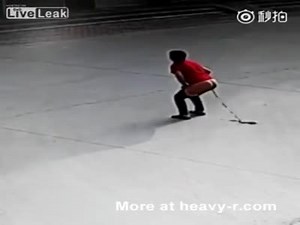 Woman Can't Hold Her Shit Any Longer