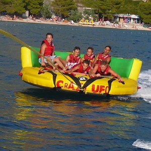 [Hot Item] Water Sports Inflatable Towable Flying Tube Inflatable Towable Sofa Water Ski Crazy UFO Boat
