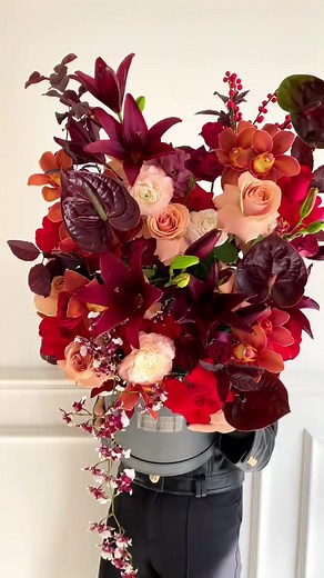 8K views · 75 reactions |  #florist #flowerarrangement #floraldesign #flowergiftbox #flowerbox | FloralSupplies.com | Facebook