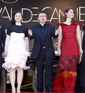 Cristian Mungiu, despre "Dupa Dealuri": Mi-a fost greu sa filmez, din cauza puterii Bisericii Ortodoxe