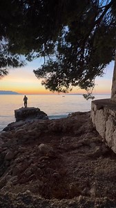 Divine #Gradac #Vodice #November2024 #sunset 💛❤️‍🔥💛#makarskariviera #dalmatia #croatia #mediterranean #mediterraneanlife #mediterraneanstyle 🎥 by @vice.rudan.photography owner of @makarska.riviera.beaches 🎥 | Makarska Riviera Beaches
