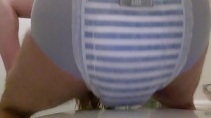 Sitting down loud poopy pull-up squelch