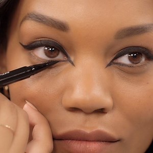 Take your liner game up a level with the Raven Eye using Smashbox of course. Stock up on your essentials here http://bit.ly/1UnxRBt | Smashbox Cosmetics UK