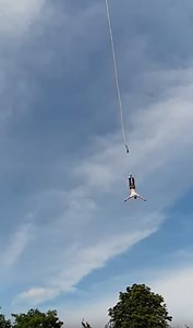 Gdynia. Wypadek podczas skoku na bungee, mężczyzna trafił do szpitala