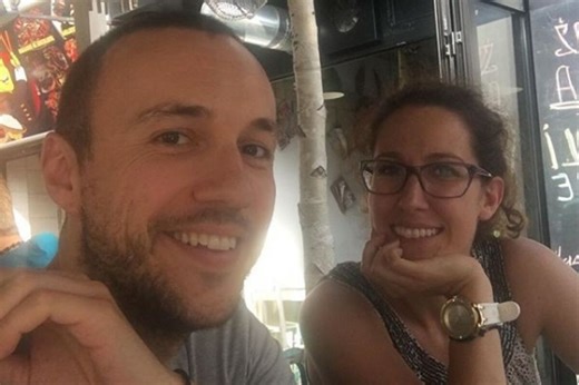 ZVEZDA GRANDA HTEO DA SAKRIJE DA JE NAPUSTIO ŽENU I DECU! Komšije napravile SKANDAL i oplele po pevaču: Takvi su najgori!