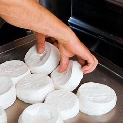Culinary heritage: Traditional halloumi and anari cheese making