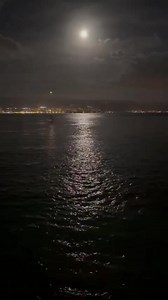 Stanotte c'è la luna blu e questa è la luna sul lungomare Messinese......Buonanotte a tutti voi... baci Tonight there is the Blu Moon .....Goodnight to all of you...kisses | Maria Grazia Cucinotta