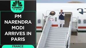 #WATCH | PM Narendra Modi arrives in Paris, France; received by French PM Élisabeth Borne #modi #france #paris | CNBC-TV18