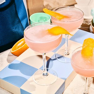 Citron Cosmopolitan | Receitas | Absolut Drinks