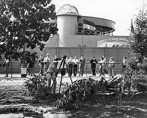 Nils T. Granlund And His Colony Of Naked Sun Worshippers Star At New York's World Fair (1939) - Flashbak