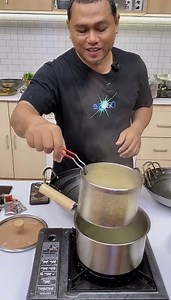 30K views · 202 reactions | https://s.shopee.co.id/6KxJ3v8LQu?share_channel_code=1 Deep fryer multifungsi ini, masak jadi jauh lebih simple! Ukurannya 18 cm, ada basketnya juga, tinggal angkat, nggak perlu serok-serok lagi! Harganya masih dibawahnya 170 ribuan, buruan klik keranjang pojok kiri bawah sebelum kehabisan! #panciserbaguna #deepfryer #panciviral #peralatandapur | Sobat dapur | Facebook