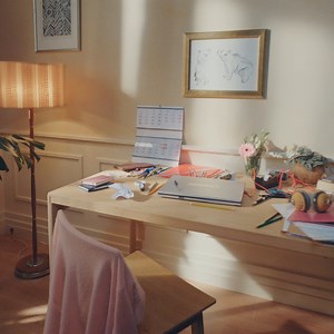 From mess to masterpiece 😍 Say goodbye to clutter and help to organized bliss with the help of Command™ Products. #Command #BeforeAndAfter #OrganizingHacks | Command