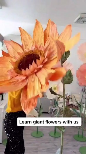 #summerparty #sunflowerparty #partydecorationideas #sunflower #diycraft #partylandup #weddingflowers #eventdecor