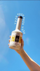 ☀️ Beneath a beautiful blue sky, the new 1883 Création Fruits® purées shine brightly… glowing like the promise of a season brimming with inspiration. 🐉 Dragon Fruit — 🥝 Kiwi — 🍋 Yuzu — 🍒 Cherry — Lychee 💡 55% fruit content, Made in France, with natural flavors and colors 🇫🇷 The perfect balance between fruity freshness and sweetness. 👉 Which of these fruits inspires you most for your upcoming creations? Tell us in the comments 👇 … ☀️ Sous un beau ciel bleu, les nouvelles Création Fruits®