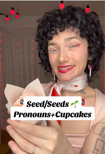 Seed/Seeds 🌱 #neopronouns #lgbtqiaplus #bakingfun #bakingtips ✨Strawberry Cupcakes✨ Just a heads up - this isn’t my original recipe! If you want to try it out yourself, here's where to get full instructions: 🧁 Strawberry Cupcakes - Preppy Kitchen - Helpful tip: coat the pieces of strawberry in a small amount of flour before adding to the batter 🍓Strawberry Reduction - Sugar Geek Recipe
