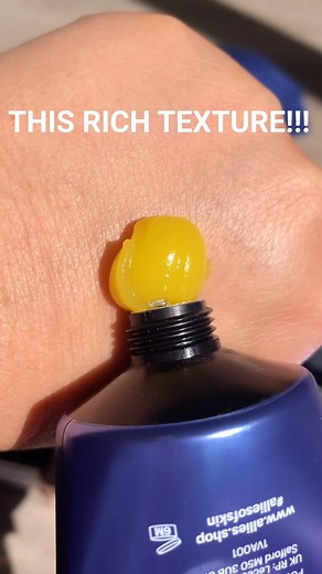 TRENDMOOD on Instagram: "#Revealed 🚨NEW! Vitamin C & Omegas Cleansing Balm 💦💛✨ @alliesofskin Remove Makeup, Not Moisture! For a soft, hydrated, clean complexion! A silky, cocooning balm that will condition the skin while it melts off the most stubborn makeup. Supercharged with antioxidants and omega-rich oils, this nourishing cleansing balm rinses off clean and leaves your skin hydrated and fresh. Transforms from a silk-soft balm on contact with dry skin to a rich, nourishing and replenishing