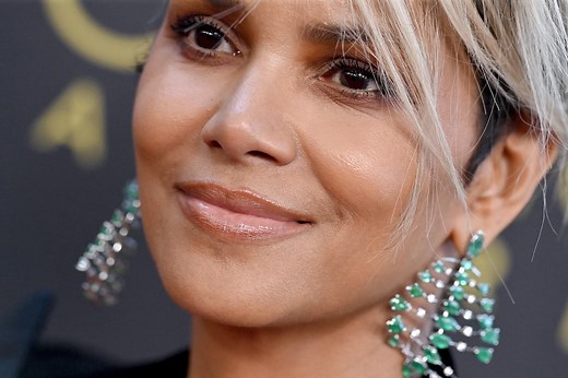 Halle Berry Says People Push Plastic Surgery Like Crack: 'I Just Want to Always Look Like Myself'