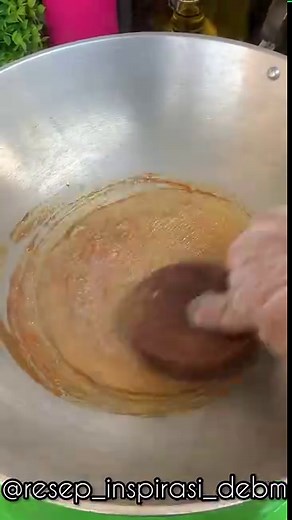 534 reactions · 24 shares | Bikin cincau jelly langsung dari daunnya #DEBahan :Daun cincau AirBahan sirup gula :Gula merahPandanCara membuat :Cuci bersih daun cincau Peras peras Tambahkan air hangat secukupnya.Saring beberapa kali jangan sampai ada daun yg tertinggal.Biarkan hingga mengeras kurleb 3 jam .Sajikan dengan es batu ..susu / santan dan sirup gula merahSelamat mencobaaa #DE | Diet Enak, Bahagia dan Menyenangkan | Facebook