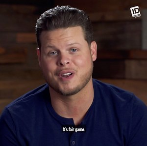 Are undercover cops allowed to break the law? Do they really wear a wire? Derrick Levasseur breaks down the myths! | Investigation Discovery