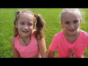 gym à la plage sur piste capucine (7 ans) lola (11 ans)