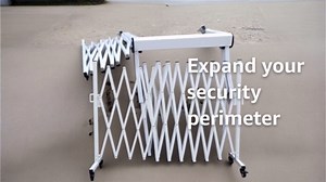 Metal Expandable Barricade Gate Outdoor, 130in Folding Security Gate Retractable Driveway Gate Folding Safety Barricade, Driveway Gate Flexible Expanding Security Gate for Rooms