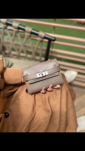12K views | IFO KHAKI THREE FOLD WOMAN WALLET Rp625.000 ----- Main Material : Genuine Leather Leather Type : Cow Leather Dimensions : 13 x 2,5 x 10 cm Card Slot : 5 Slot Closure : Lock and Hasp Interior : Photo Holder, Zipper Pouch, Paper Money Holder | Jwetnik | Facebook