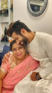 Maa tum mera abhimaan ho, Tum hi mera samman ho, Tum khush hoti badi Umar ki gudiya ho, Baaton se sab theek karde aisi jadoo ki pudhiya ho.. Maa tujhse judi har aas hai, Teri di hui meri har saans hai... maa tu shabd nahi tu ehsaas hai tera sirf ek din nahi hota Tu sath hai toh har din khaas hai… Happy Mother’s Day maa ❤️❤️❤️🧿 | Rithvik Dhanjani