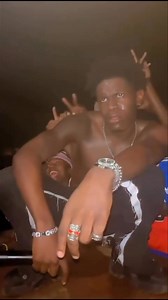 Chimidzi chipose apa 🙄 Olo artist atakhala wamkulu bwanji! Komabe ulemu ngofunika. Ngati wina pashow for example Dj wapanga mistake it's good to correct it ku backstage. Swearing on stage only lowers the standard of our music industry. Kaya road manager wakenso naye anali kuti kaya? Kuti apange handle za mistake ya Dj yo. Malawi music deserves better professionalism.osati za usavege akuchita awazi 🙄🙌🚮 Follow and share the vedio #highlightseveryonefollowers #highlightseveryonefollowers2025シ゚v