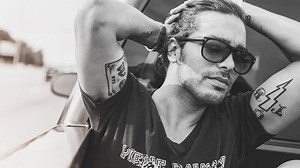 Waylon presenteert Songfestival-lied bij DWDD - De Wereld Draait Door - BNNVARA