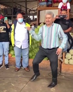 112K views · 2K reactions | Ma man ! Got some moves 藍❤ | Deep House District | Facebook