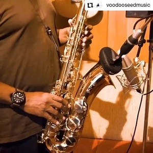 Sortie du premier EP d'Harry Ahonlonsou : "Hope", le 15 septembre. En concert à @peniche_marcounet dans le cadre du Festival Jazz en Seine le 21 octobre. @leonard.mule @voodooseedmusic | Studio du Poisson Barbu