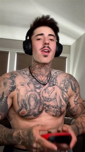 Jake (Jakipz) Andrich on Instagram: "Would you play games with me 😏🎮..? @jakeandrich"