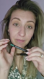 2.5K views · 142 reactions | Cum folosesc un creion colorat pentru ochi. Poti avea doua la pret de unu. Contatta Yanbal su WhatsApp. https://wa.me/message/SGRZ54YUD4QGL1 | Descopera,invata,iubeste-te by Andreea | Facebook