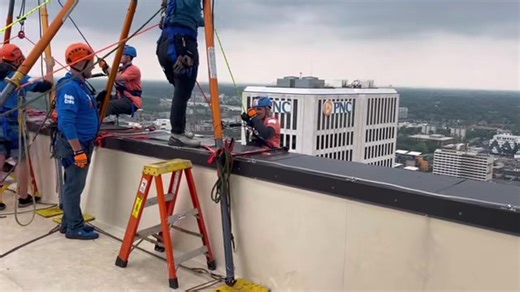 Going “Over The Edge” to combat teenage sex trafficking…Kami doing her part to support the victims Gracehaven | Mindy Drayer