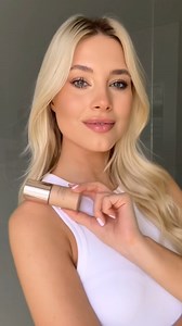 Calling all 3-in-1 lovers 📣 Our Beyond Matte Liquid Foundation is a primer, concealer and foundation in one! It creates a natural, semi-matte look that stays put all day long. 🎥 @fontanna_mlodosci | jane iredale