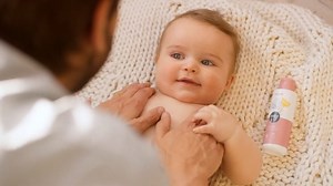 Le sourire d'un bébé crée la joie, une bonne nouvelle, un beau soleil, de la neige, une farce, autour d'un repas... partout est la joie. ❤️👶 Découvrez la gamme pour votre bébé Baby O https://bit.ly/BabyO-TN Créé pour nourrir, apaiser et protéger sa peau en douceur, de la tête aux pieds, dès sa naissance. | Oriflame Tunisie