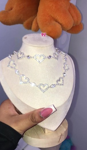 Duo de Gargantilla y Pulsera: ¡Tu Accesorio Perfecto!