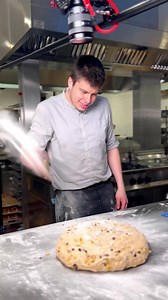 Newt Minute 25-31 March 2023 🦎 Spotting a newt bathing in the sunshine in the Kitchen Garden; behind the scenes recipe filming with Head Chef Allan; a little drizzle of honey for the wood fired flatbreads at Farmyard Kitchen; hot cross bun smiles with Sam; adding a sprinkle of yellow to the Threshing Barn display for April with Maiko and Emily and the creative team hard at work getting the bunny trail ready for the weekend! 🐰 #thenewtinsomerset #newtminute | The Newt in Somerset