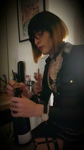 👻CHamPagNe [1Nov2024] VaneSsaBiTCHx PariSChienneTrvprod75 | aShemaleTube