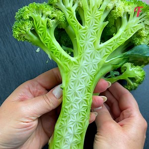 2.1M views · 7.6K reactions | Food artist carves avocado and broccoli into art | Fabiosa Daily | Facebook