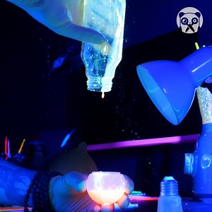 Experiment With Glow Stick Fluid! | Bored Panda Art